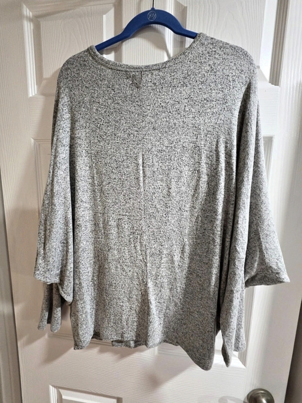 New with tags-Maurices 24/7 Large Gray Dolman Sleeve Top